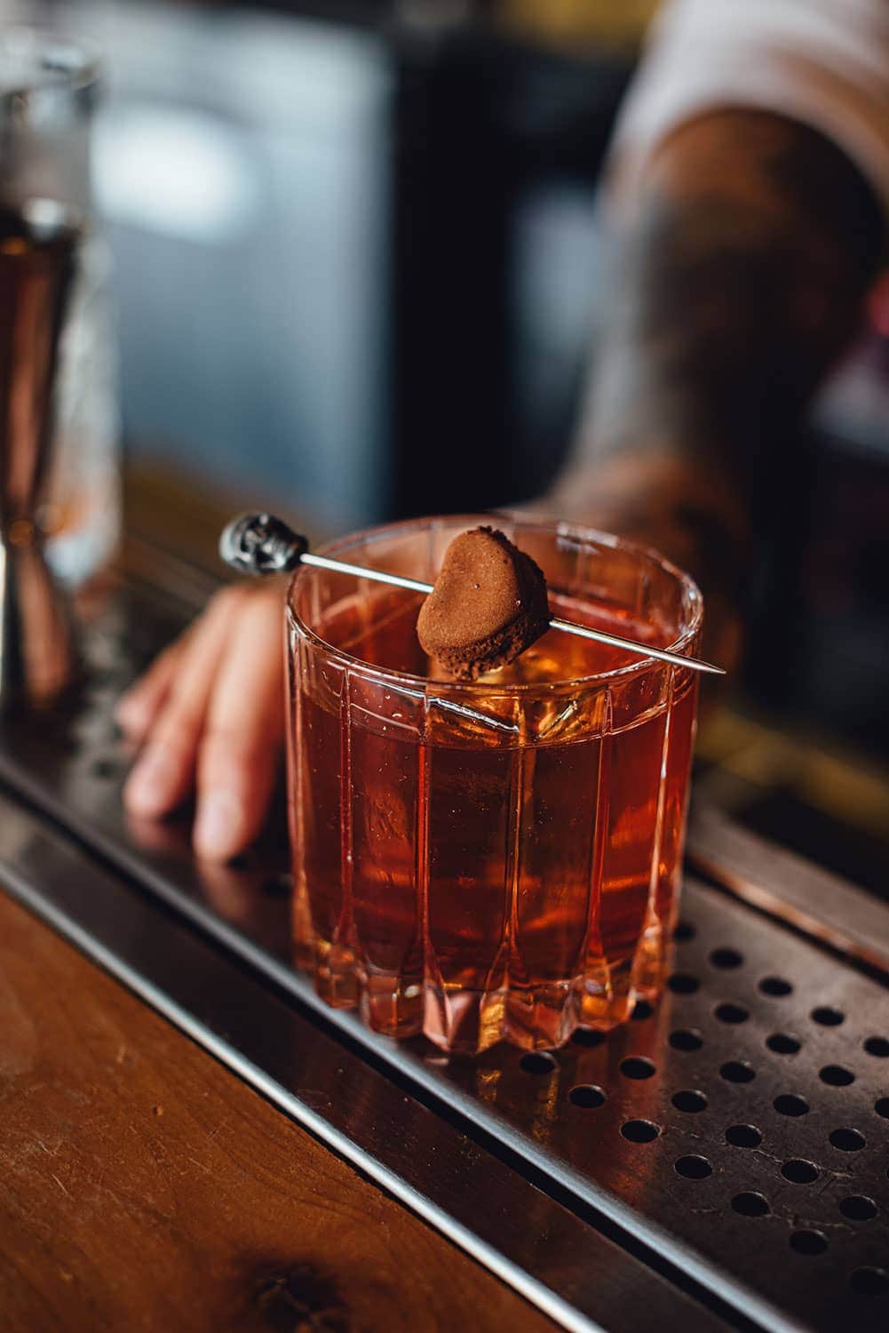 Amor & Lujuria: A Chocolate-Strawberry Negroni
