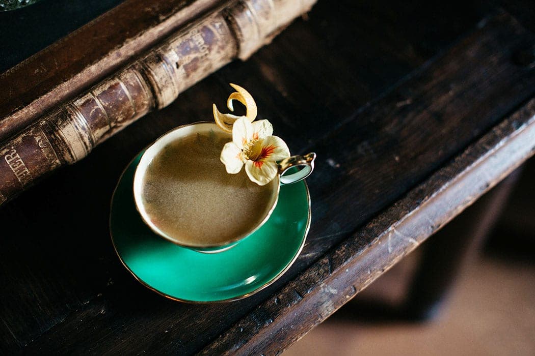 Tea Cocktail: Sing Like a Bee