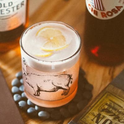 Whiskey Rosa Sour